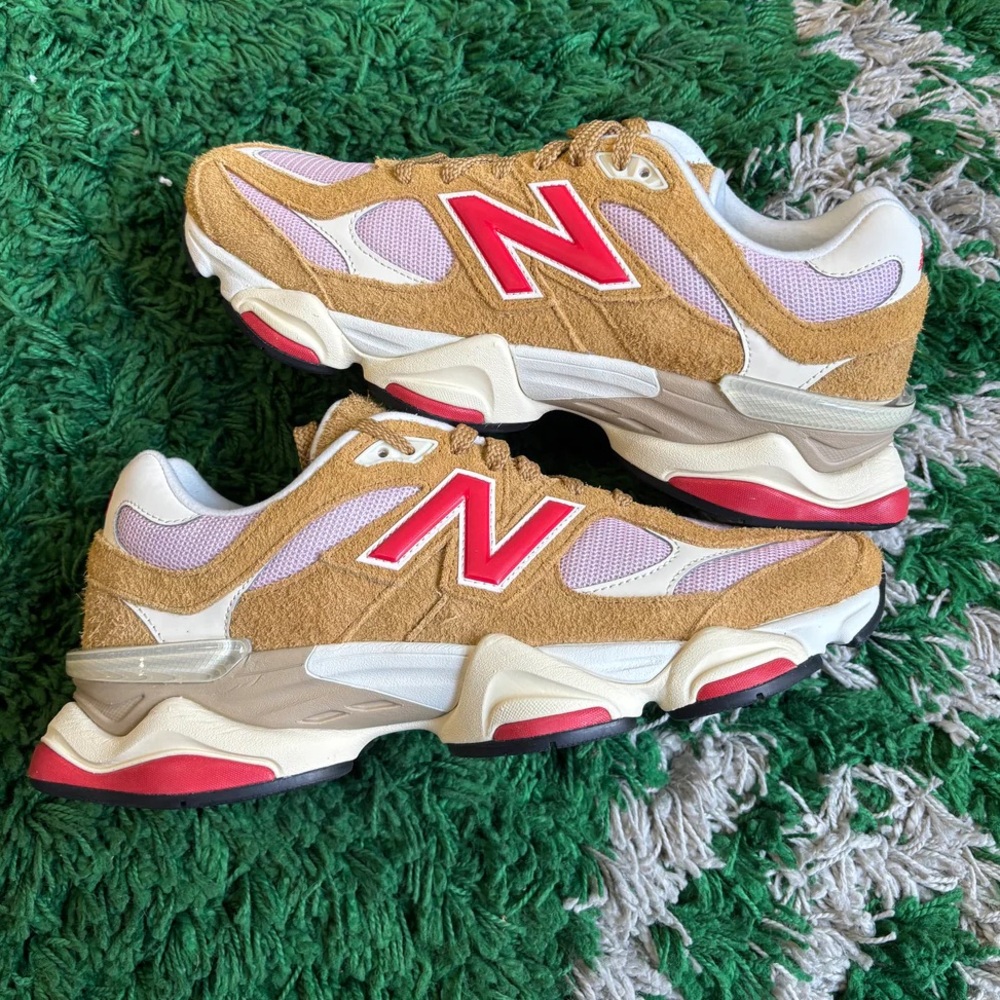 NEW IN BOX New Balance 9060 in Great Plains True Red